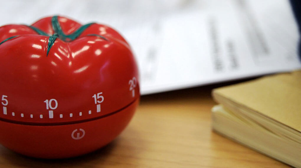 a tomato shaped pomodoro timer